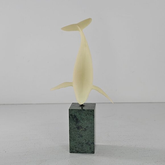 John Perry Whale Vintage Sculpture Marble Base Signed *Flaw* - Picture 2 of 8